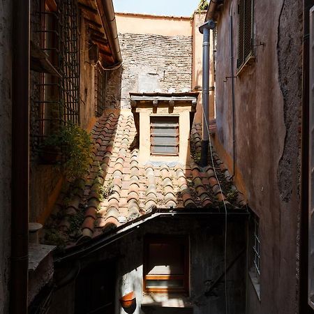 Navona, Old Rome Lodge ภายนอก รูปภาพ