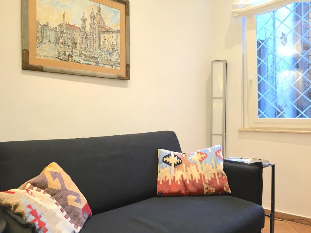 Navona, Old Rome Lodge ภายนอก รูปภาพ