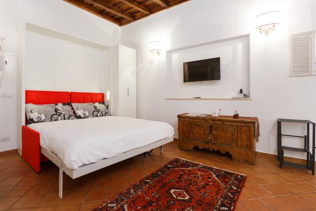 Navona, Old Rome Lodge ภายนอก รูปภาพ